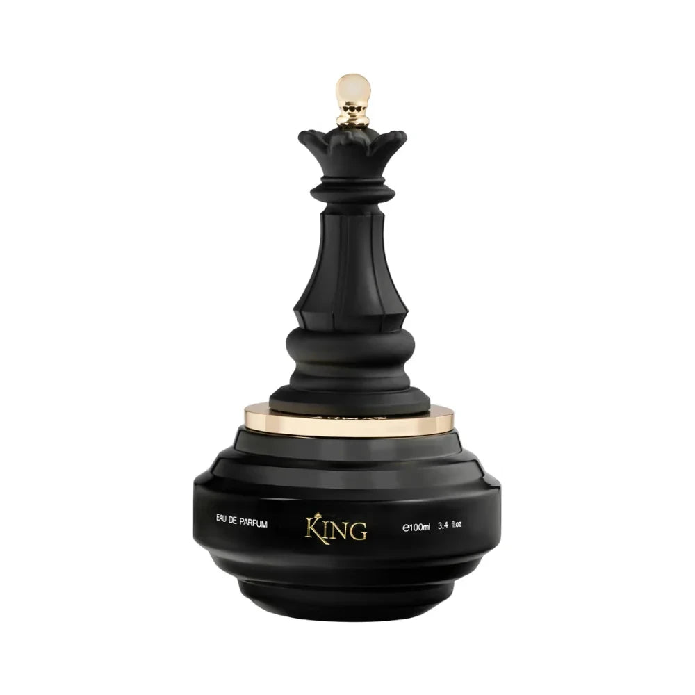 King Check Mate de Lattafa, fragancia gourmand ambarada con ciruela, castaña, especias y ámbar. Poderosa y sofisticada.