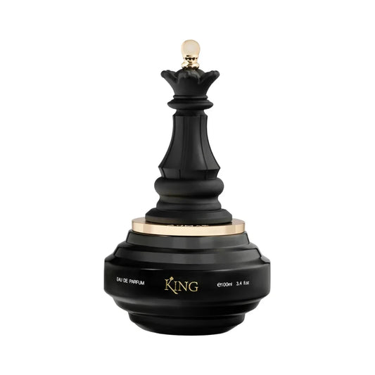 King Check Mate de Lattafa, fragancia gourmand ambarada con ciruela, castaña, especias y ámbar. Poderosa y sofisticada.